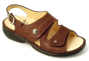 Finn Comfort Milos in Coffee Palmer