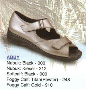 Theresia_Abby_Foggy